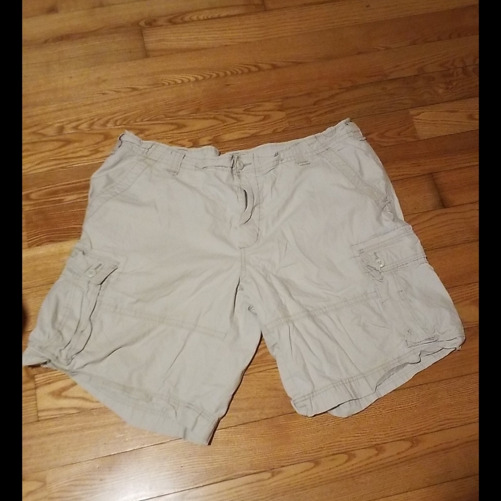 POLO JEANS RALPH LAUREN CARGO SHORTS SIZE 42